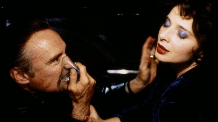 Blue Velvet (1986): Rahatsız Eden Filmlerin Yönetmeni David Lynch’ten