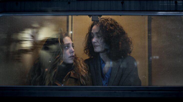 Pelin Esmer: “Yaptığımız Her Filmin Bir Köşesine Bizi Andıran Şeyler Yerleşir”